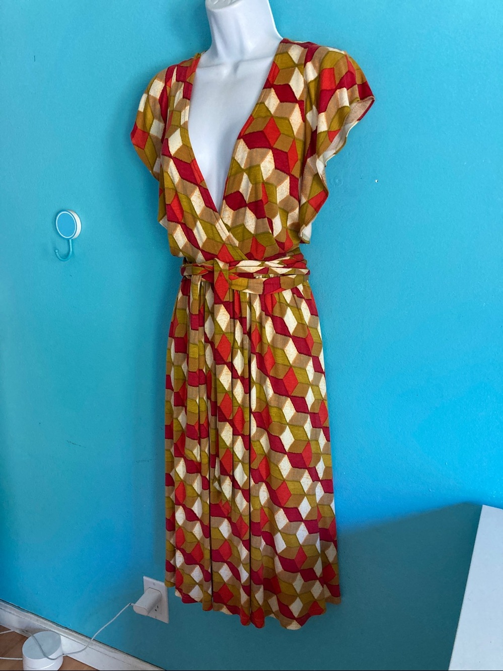 L.A.M.B Gwen Stefani 2007 Vintage Wrap Dress Size 8 Geometric Flutter Sleeve - Picture 5 of 13